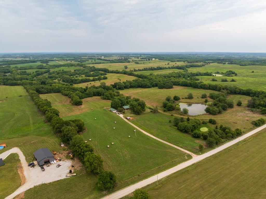 000 SE McBee Chapel Road, Braymer, MO 64624