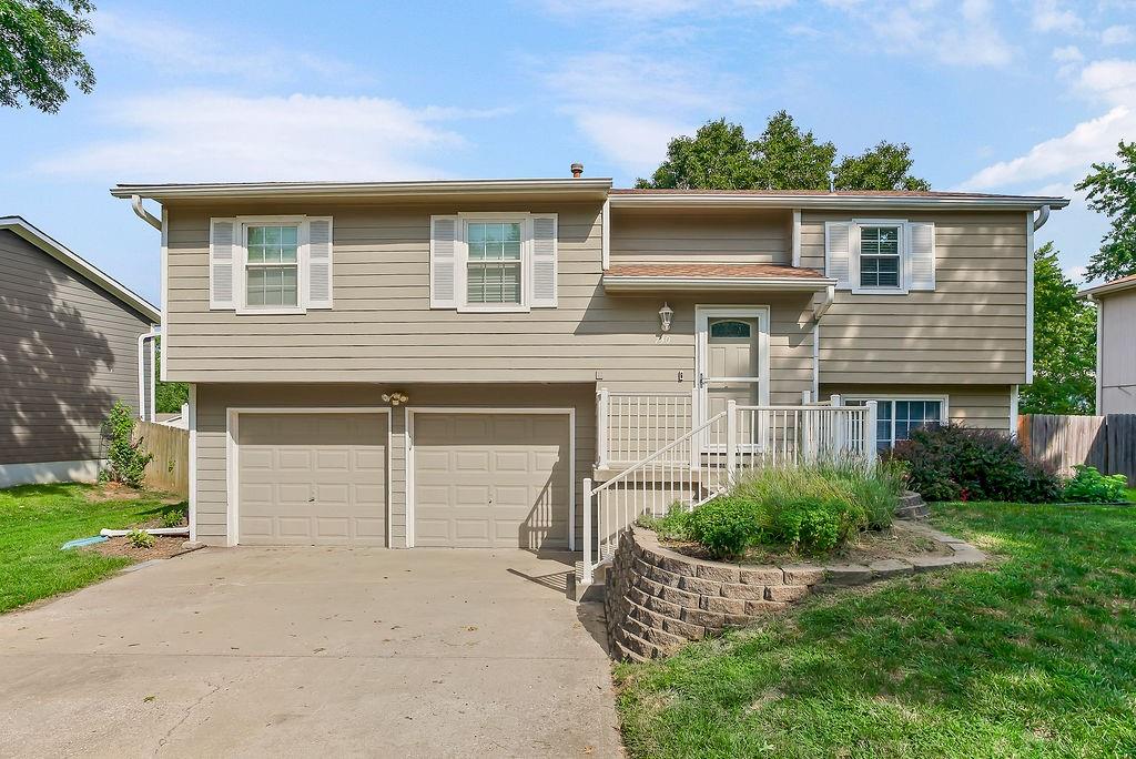 740 E Valerie Lane, Gardner, KS 66030