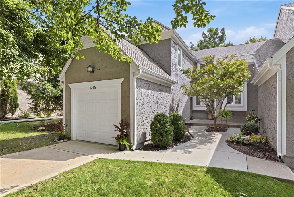 12546 Broadmoor Street, Overland Park, KS 66209