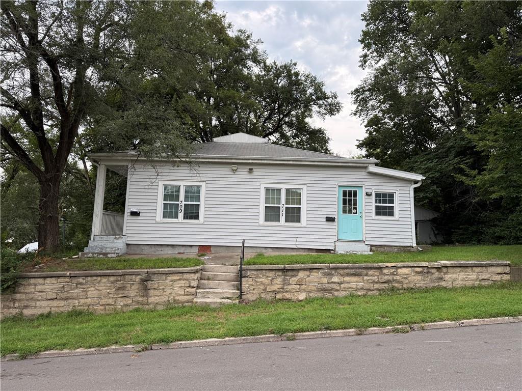 709 Powell Street, St Joseph, MO 64501