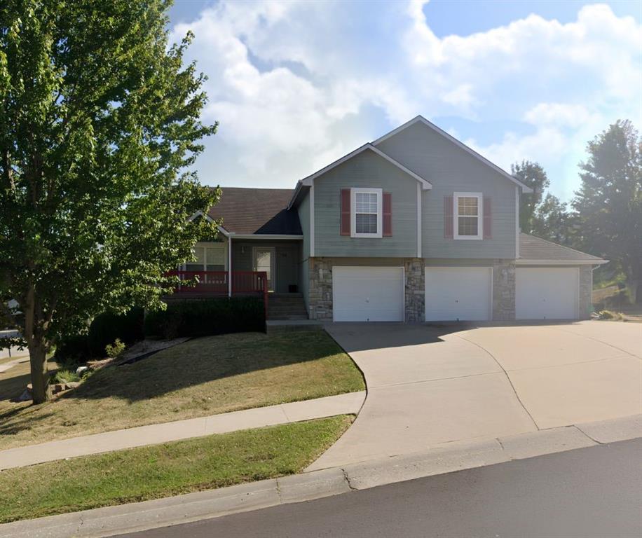 1301 Sawgrass Drive, Grain Valley, MO 64029