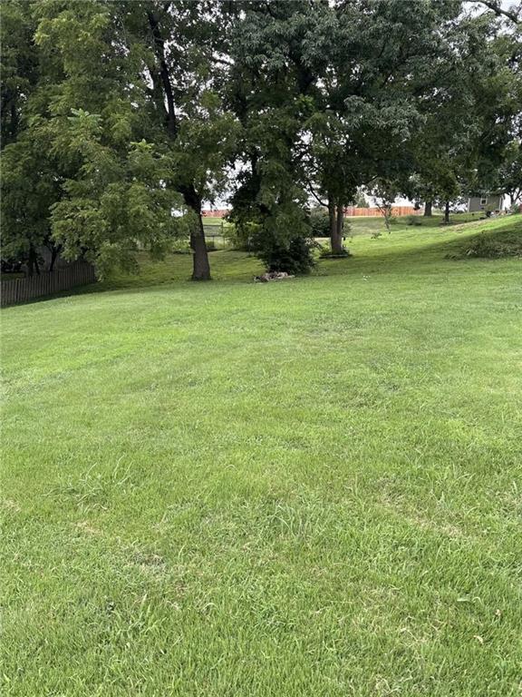 1819 NW 50th St Street, Northmoor, MO 64151