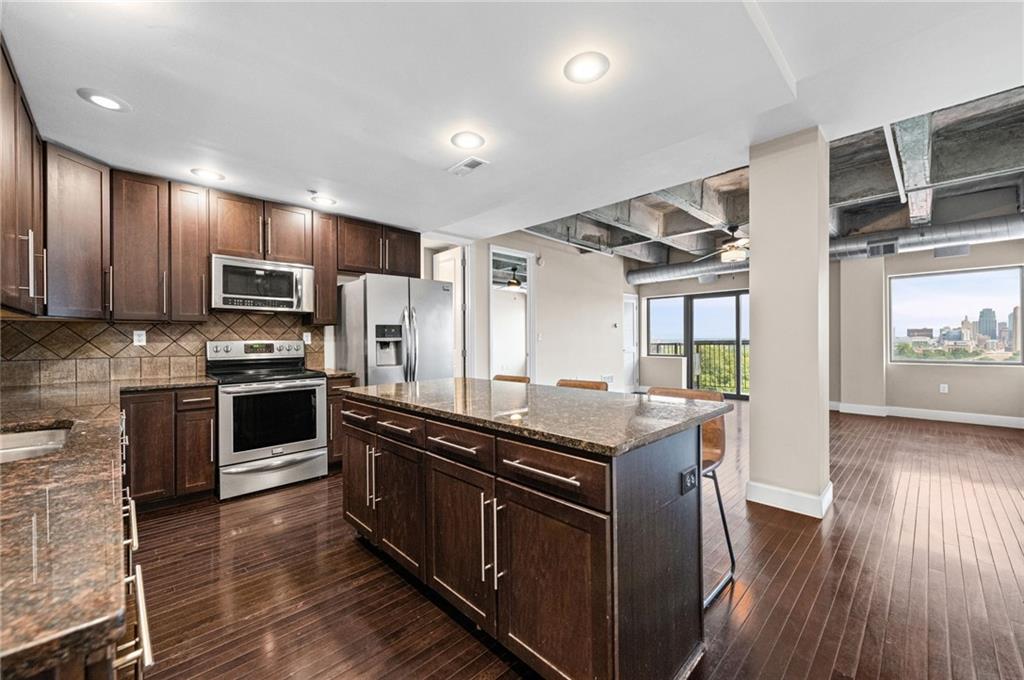 2940 Baltimore Avenue, Kansas City, MO 64108