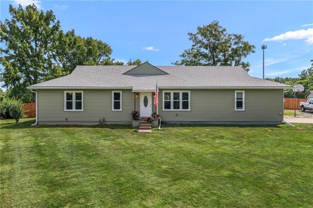 4237 Lakeview Drive, Leavenworth, KS 66048
