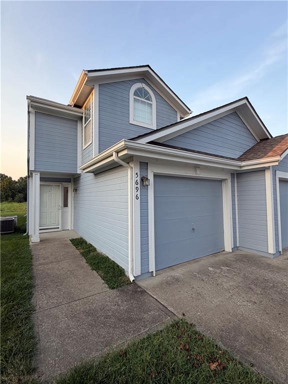 5696 NW Plantation Lane, Lee's Summit, MO 64064
