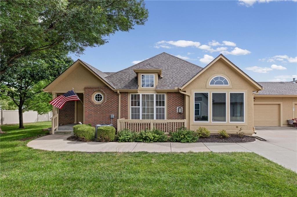 15261 S Symphony Drive, Olathe, KS 66062