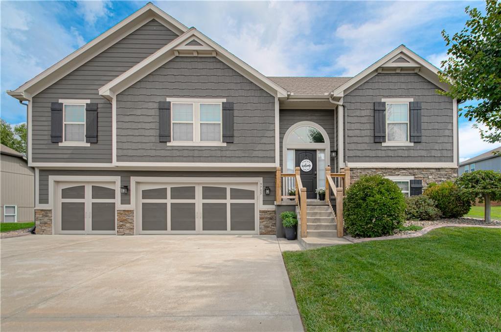 9705 N Windsor Avenue, Kansas City, MO 64157