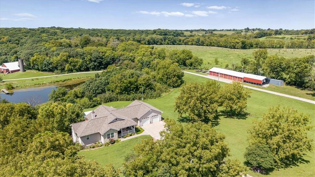 9259 Apple Valley Lane, Ozawkie, KS 66070
