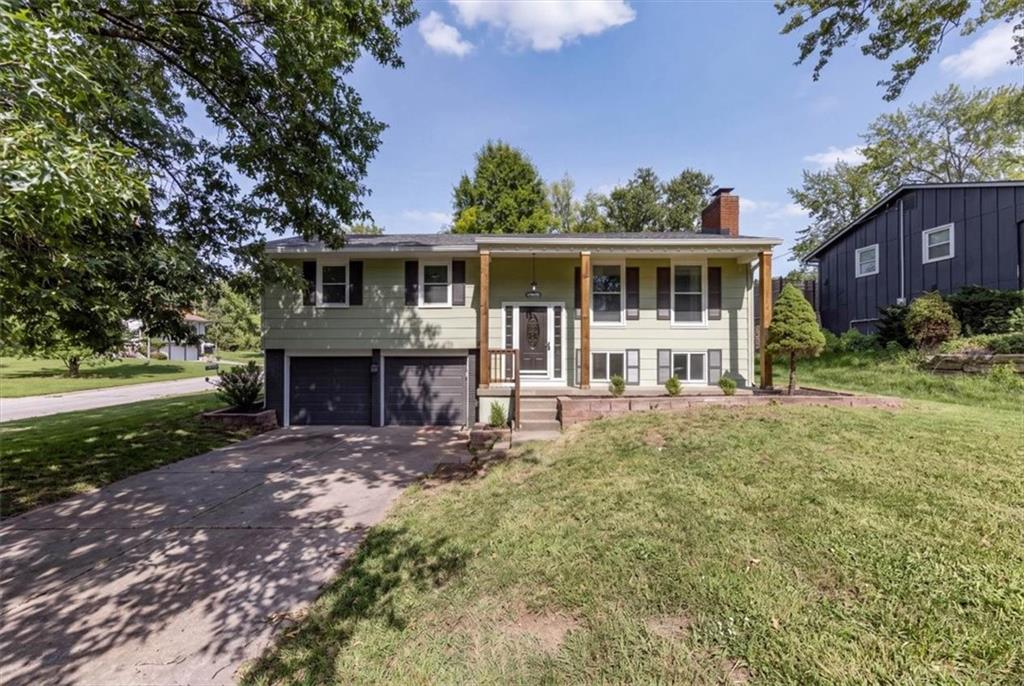 6739 NW Hilldale Drive, Kansas City, MO 64151
