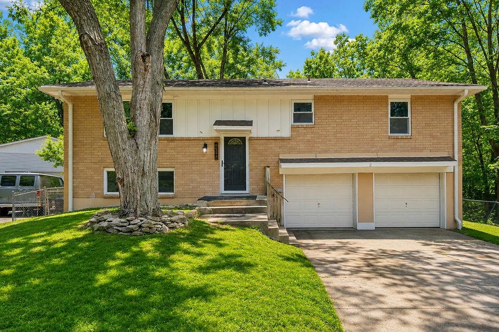6534 NW Hamer Drive, Kansas City, MO 64118