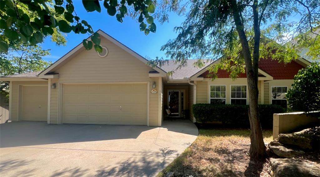3807 Hunters Hill Drive, Lawrence, KS 66049