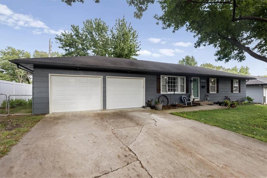 1101 S Highland Drive, Harrisonville, MO 64701