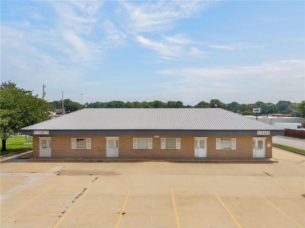 2601 S Hub Drive, Independence, MO 64055
