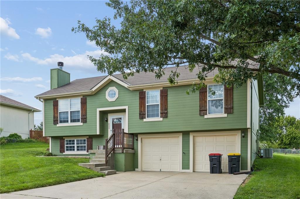 808 Pine Crest Avenue, Kearney, MO 64060