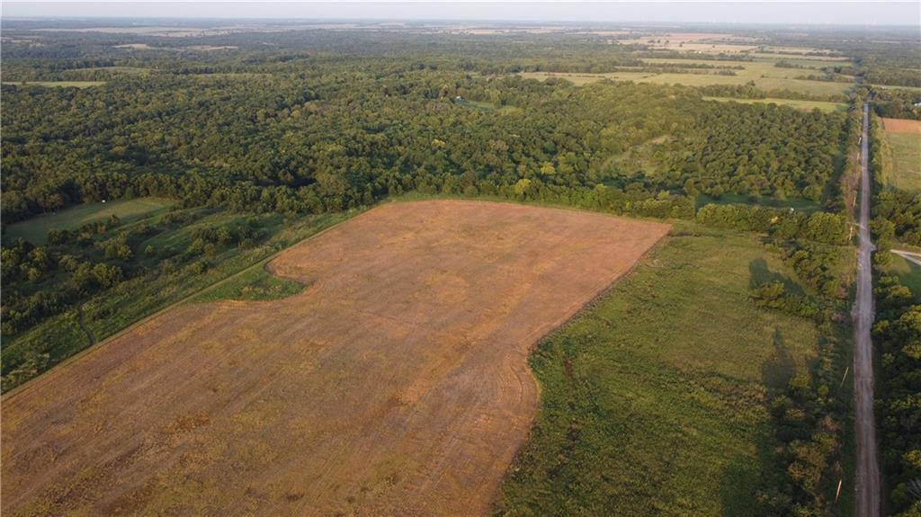 000 Willow Road, Mapleton, KS 66754