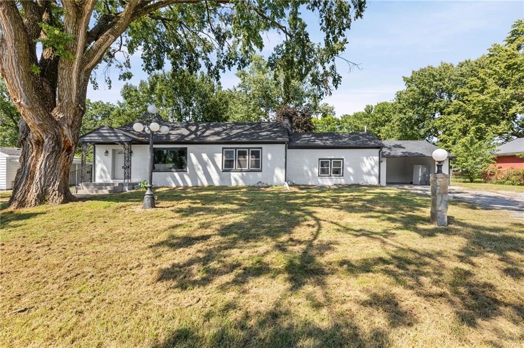 8716 E 74th Street, Kansas City, MO 64133