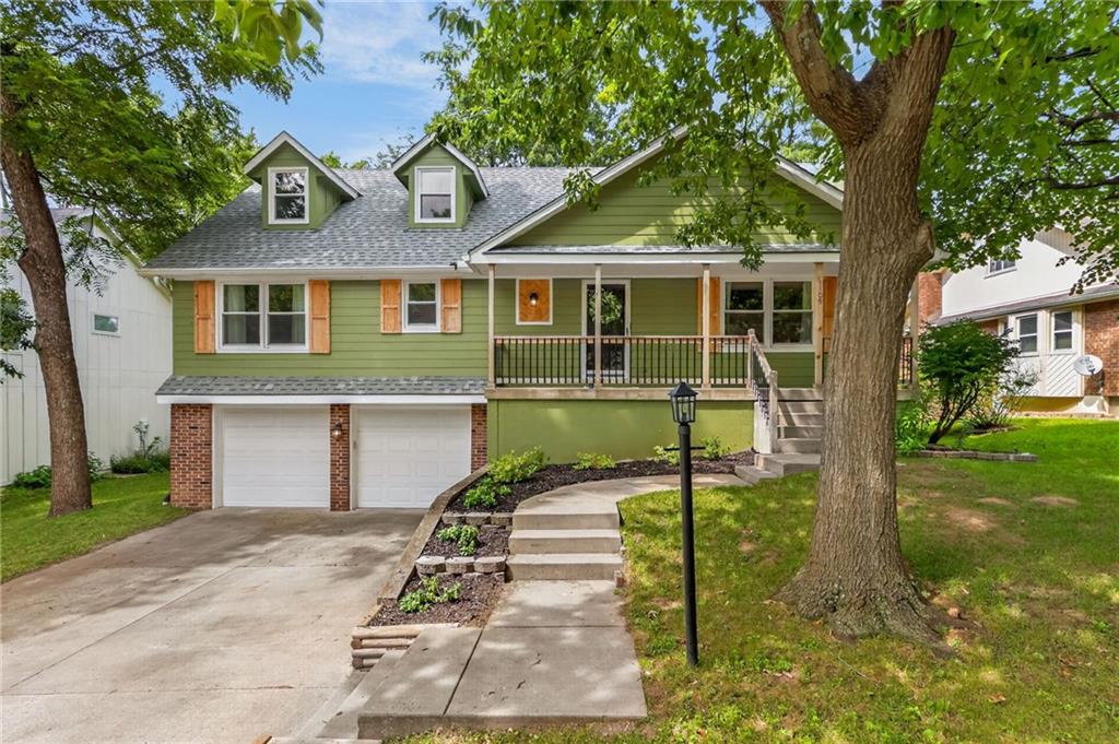1109 NW Forest Drive, Blue Springs, MO 64015