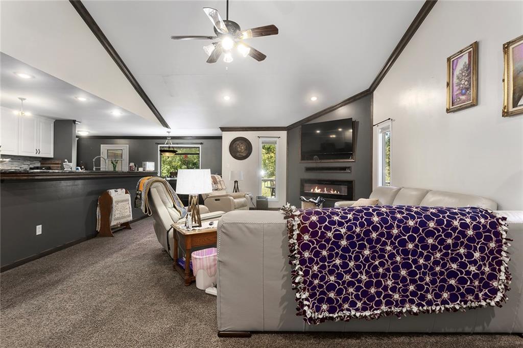 8010 Rock Creek Drive, Ozawkie, KS 66070