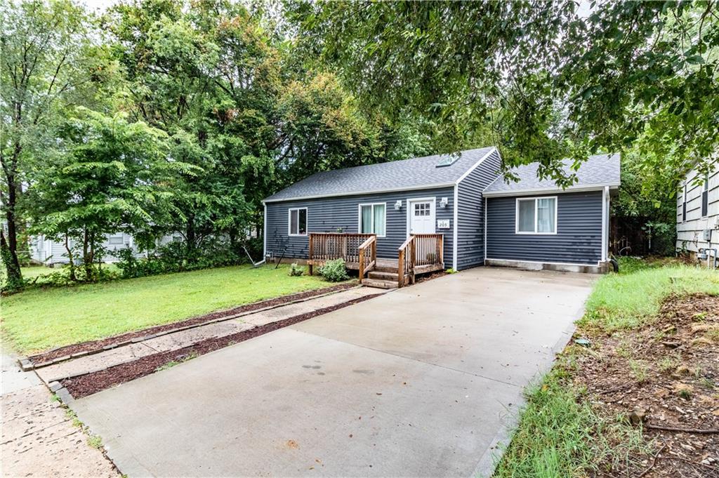205 E Sparks Street, Warrensburg, MO 64093