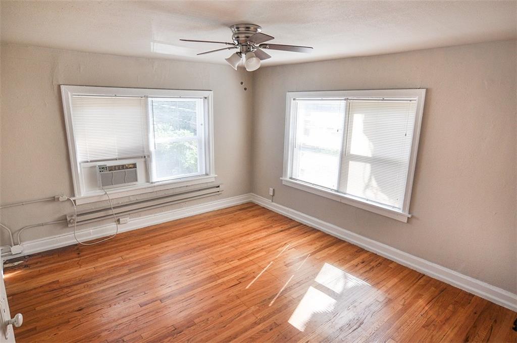 3734 Warwick Boulevard, Kansas City, MO 64111