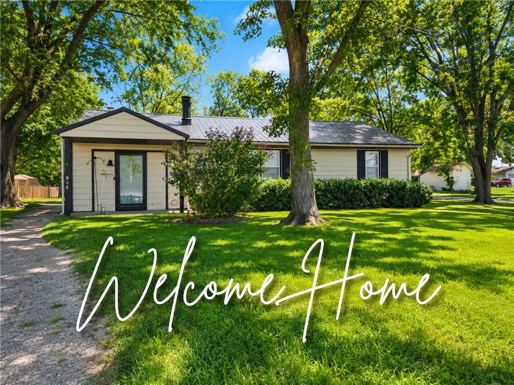 808 S State Route F Highway, Garden City, MO 64747