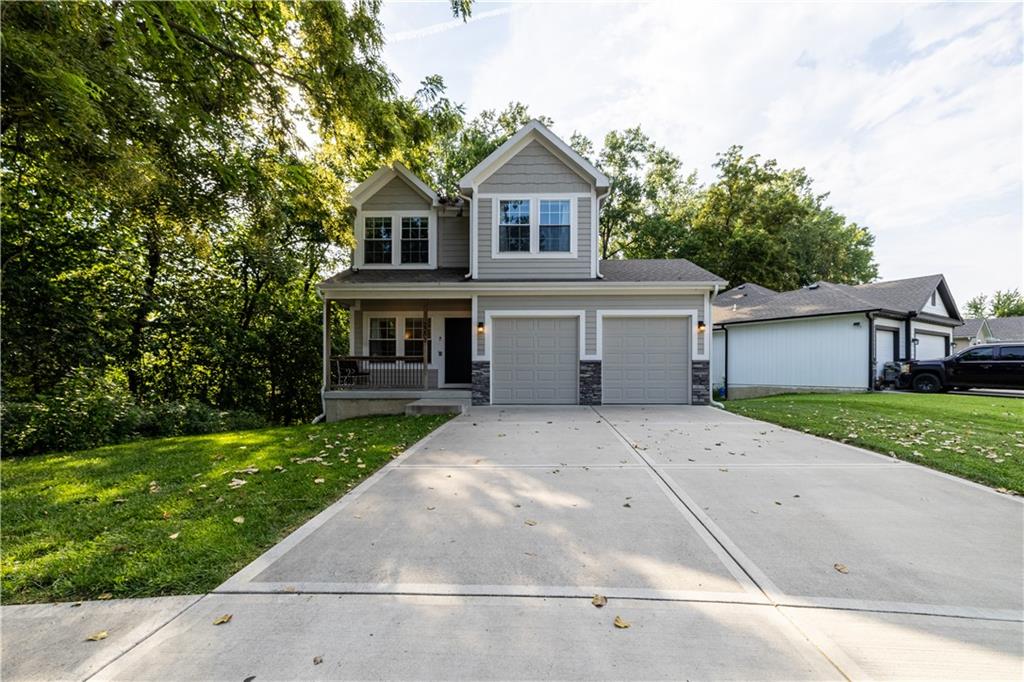2202 N Woodsbury Road, Independence, MO 64058