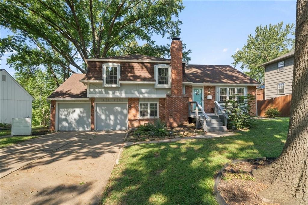 9746 Eby Street, Overland Park, KS 66212