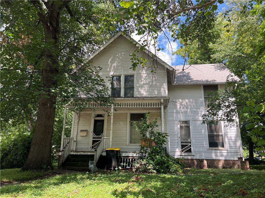 1207 W Chestnut Street, Savannah, MO 64485