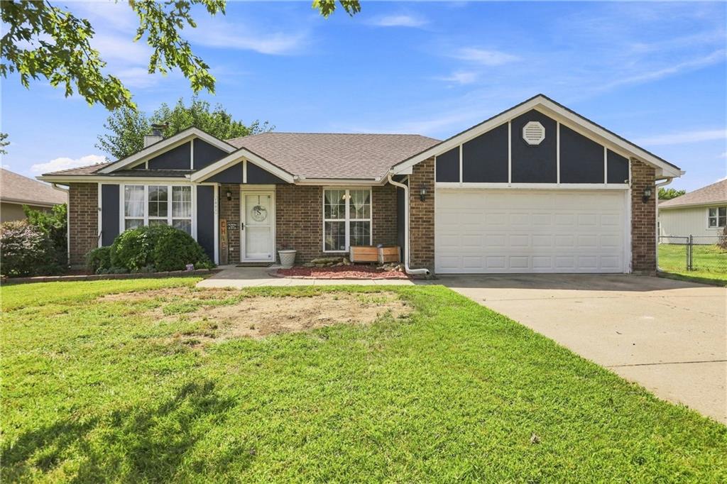 1002 N Hampton Drive, Warrensburg, MO 64093