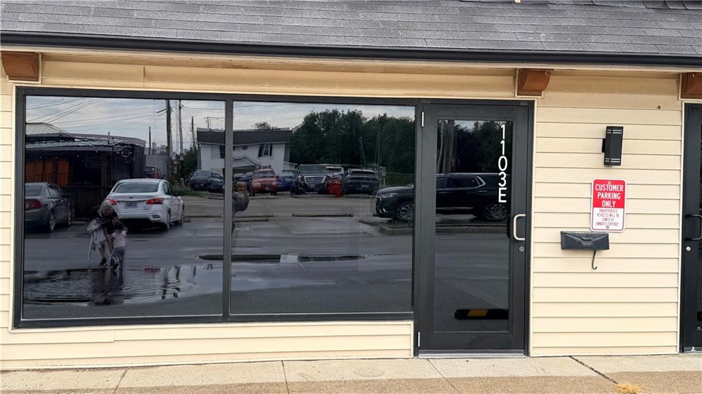 1103 BROADWAY Street, Oak Grove, MO 64075
