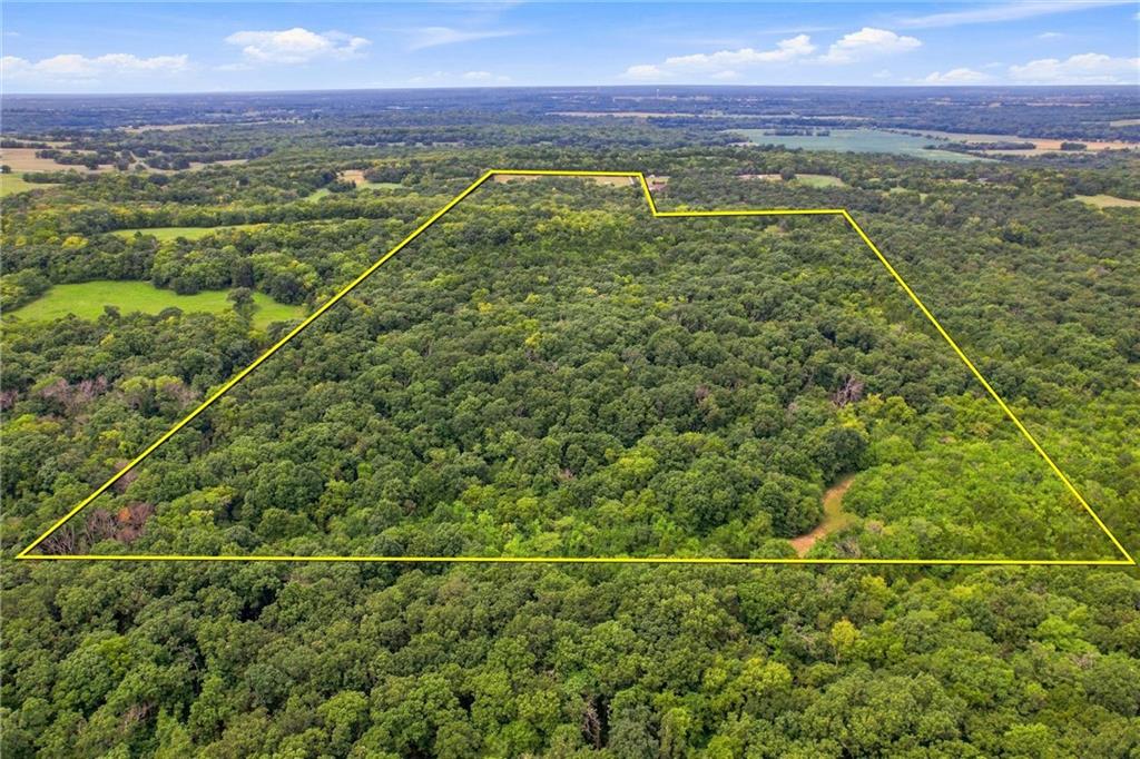 30405 Oak Grove Road, Paola, KS 66071