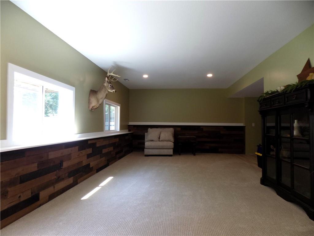 211 Hillside Drive, Baldwin City, KS 66006