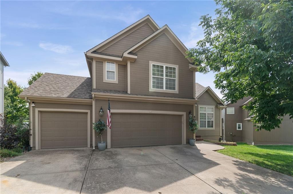 405 SW Gentry Lane, Lee's Summit, MO 64081
