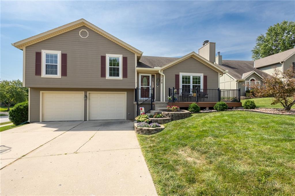 128 SW Tess Court, Lee's Summit, MO 64081