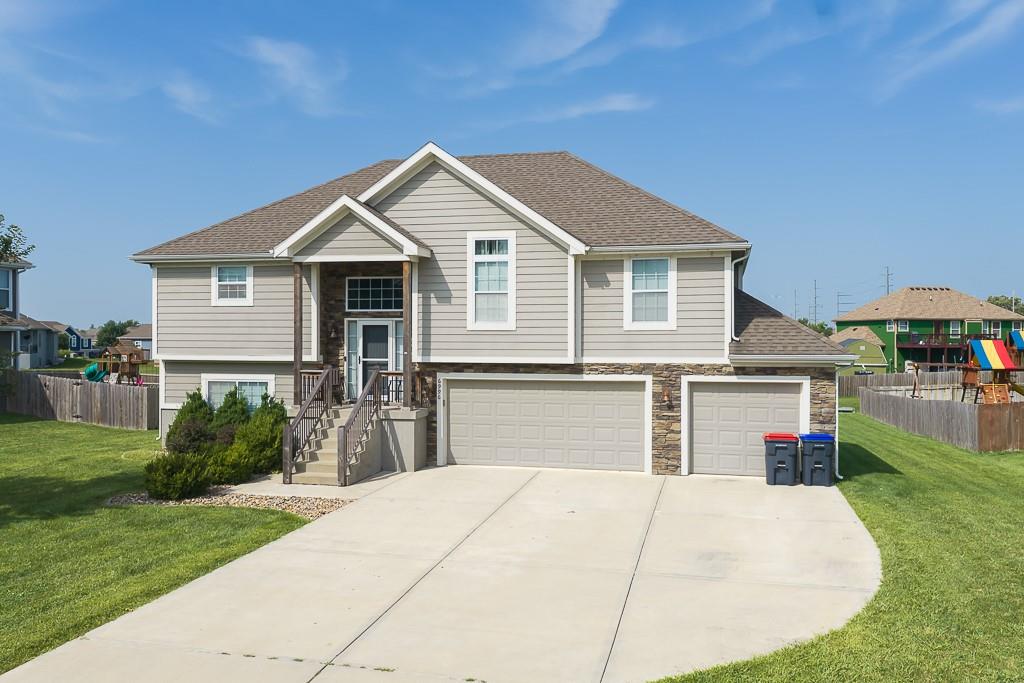 6996 141st Street, Basehor, KS 66007