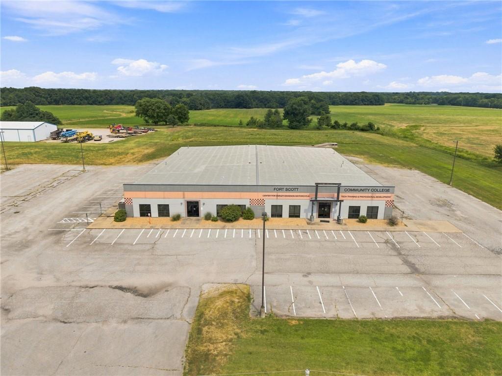 274 N Industrial Drive, Pittsburg, KS 66762