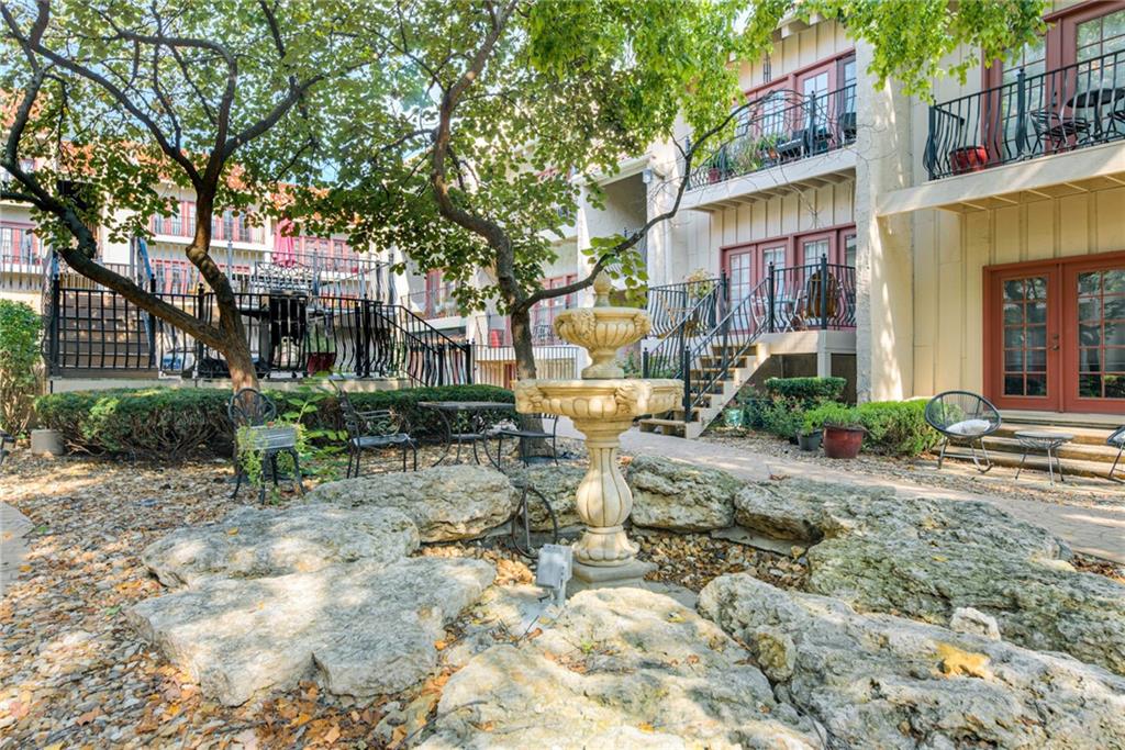 1111 W 46th Street, Kansas City, MO 64112