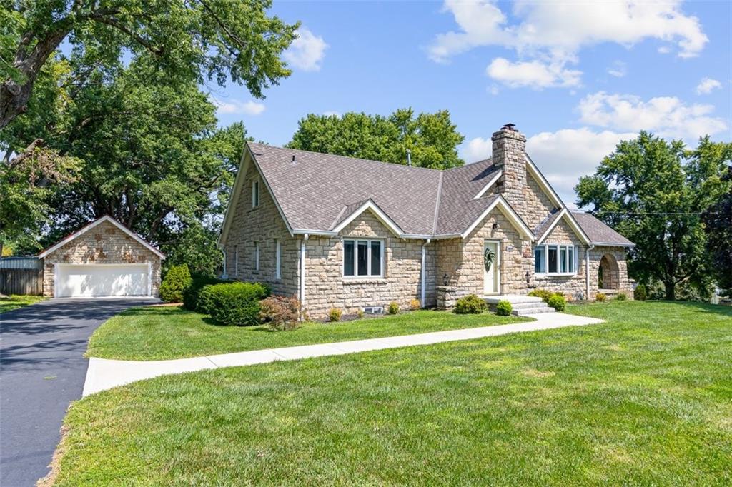 5040 County Line Road, Kansas City, KS 66106