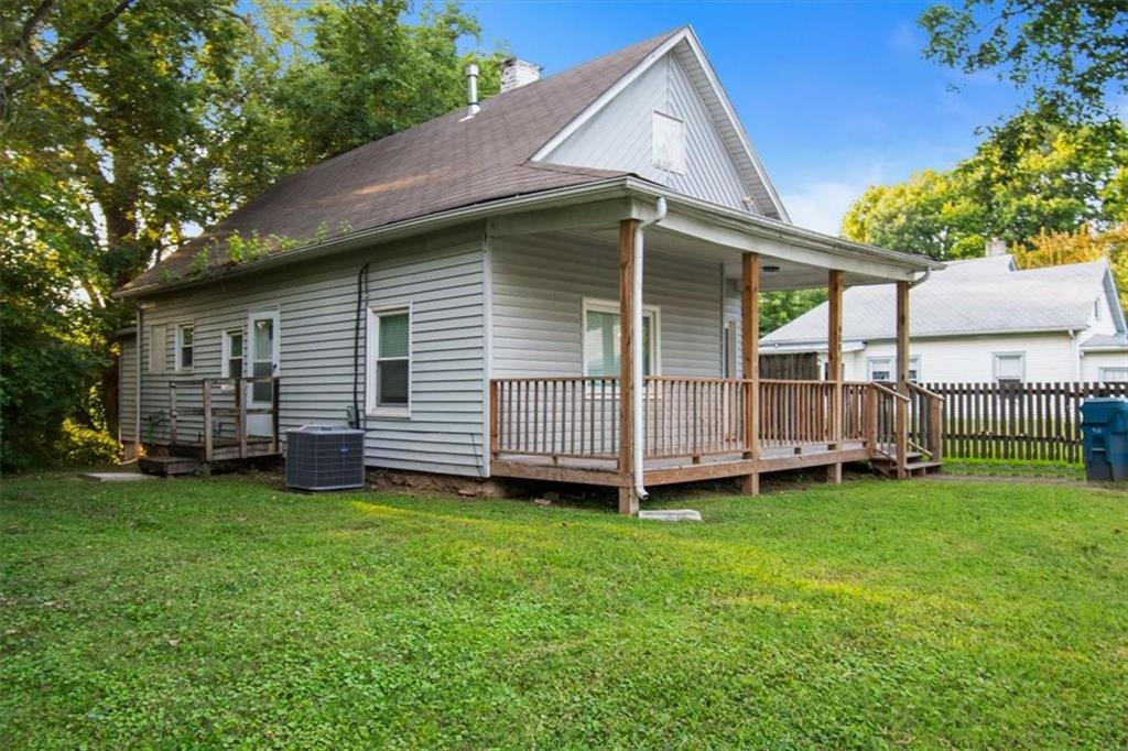 908 N High Street, Sugar Creek, MO 64054