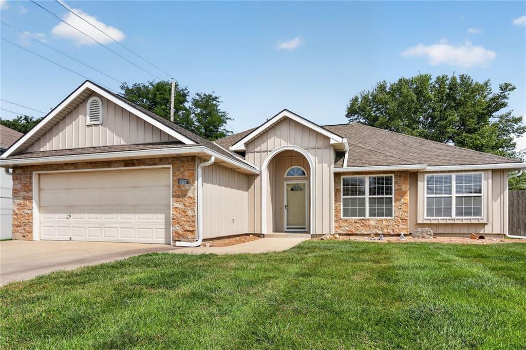 1116 Granada Drive, Raymore, MO 64083