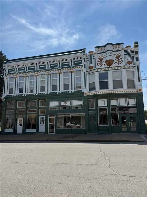 604 E Cherry Street, Nevada, MO 64772