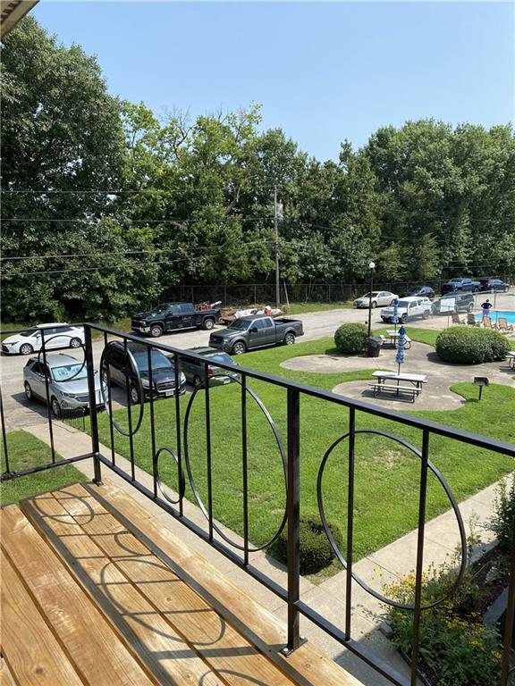 2811 Pembroke Lane, St Joseph, MO 64506