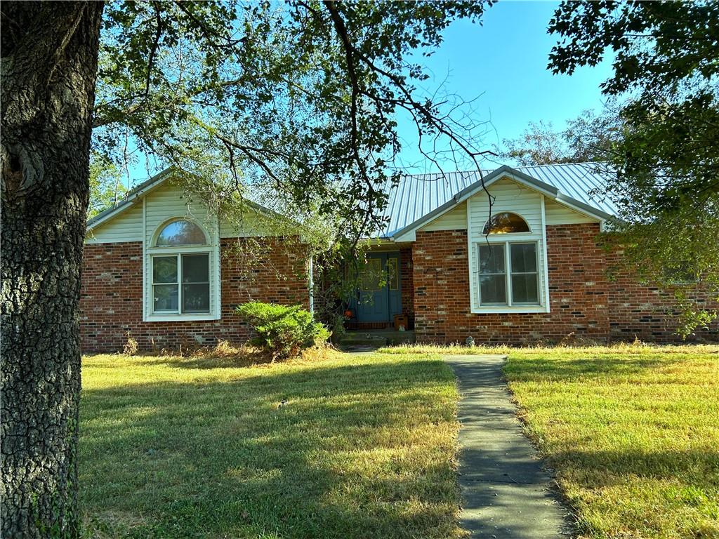 905 W Main Street, Sheldon, MO 64784