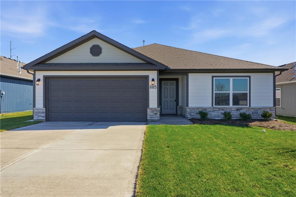 20310 W 195th Street, Spring Hill, KS 66083