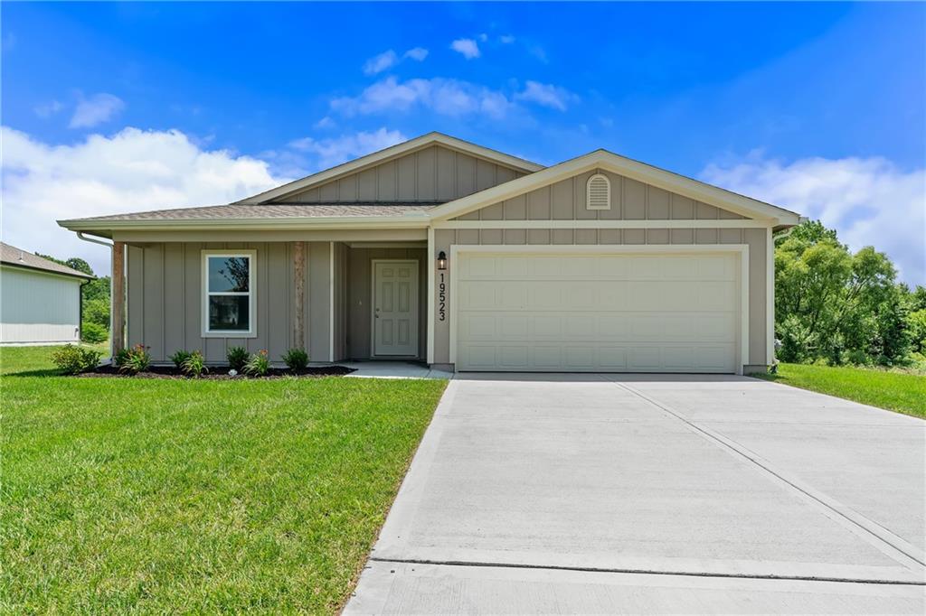 20333 W 195th Street, Spring Hill, KS 66083