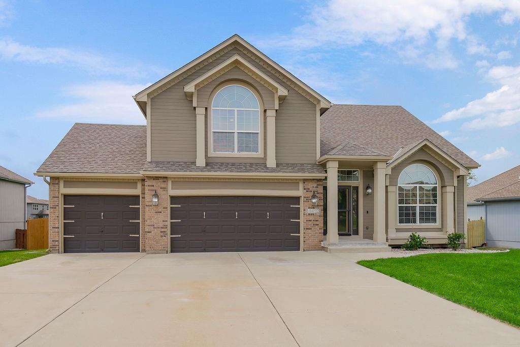 4412 SW Lyndsie Court, Lee's Summit, MO 64082