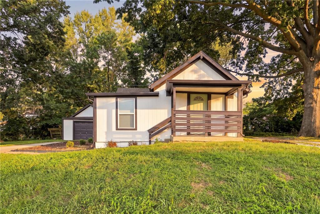 7126 Main Street, Kansas City, MO 64114