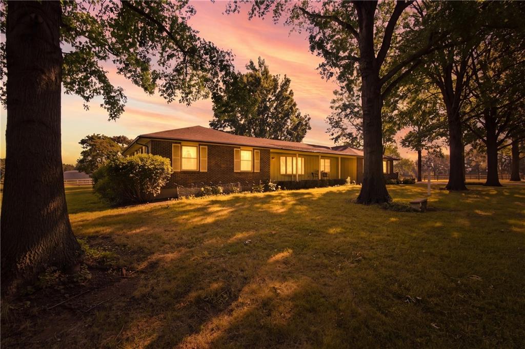 5460 W 175th Street, Stilwell, KS 66085