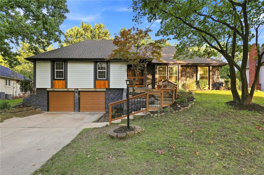 8143 NW Beaman Drive, Kansas City, MO 64151
