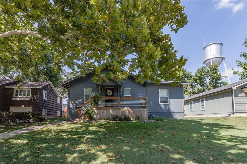 1120 Pacific Avenue, Osawatomie, KS 66064